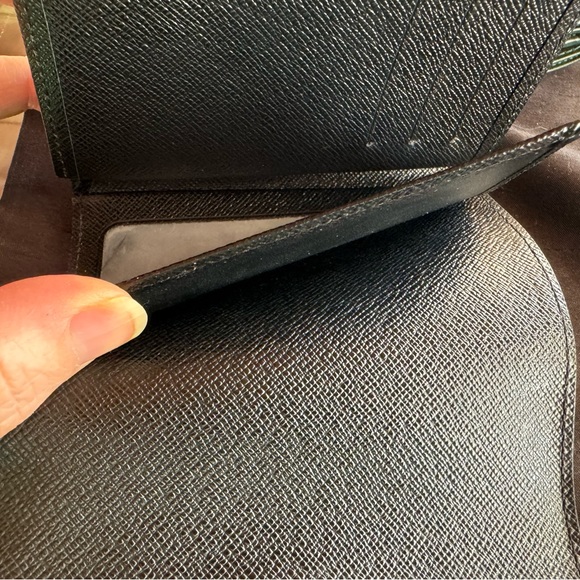 Louis Vuitton Epi Bifold Wallet, Portefeuille Koala Leather Noir, Mint Condition - Picture 10 of 13